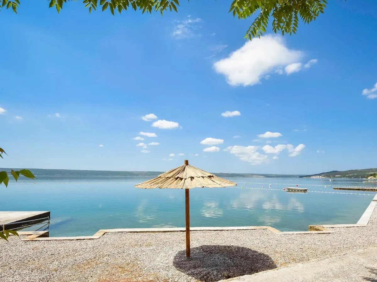 Holiday Home Simunica By Interhome Maslenica